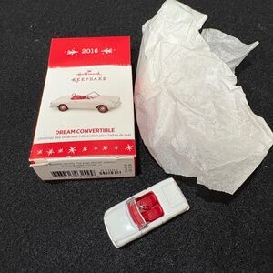 2016 Hallmark Keepsake Miniature Dream Convertible NOS